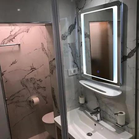 The Royal Roza - Luxury 1 Bedroom-near Old Town דירה *